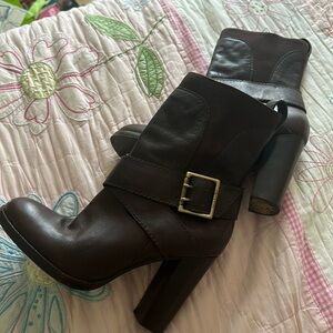 Juicy Couture size 7 brown leather boots w/gold buckle.